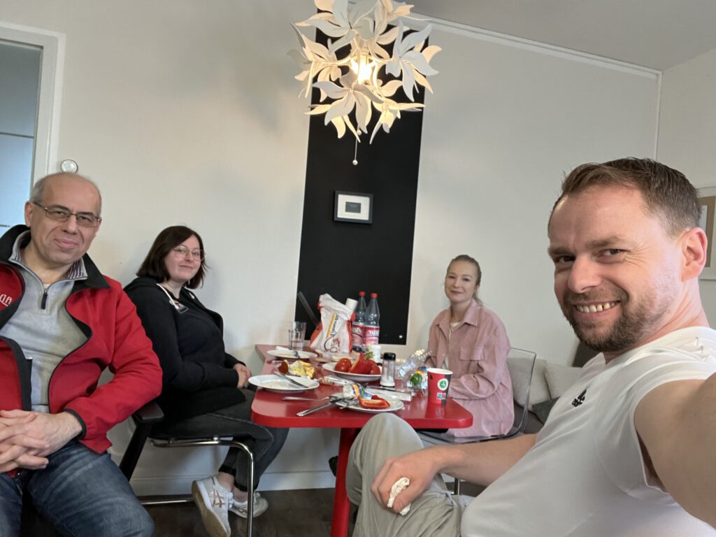 Fassadenanstrich Mehrfamilienhaus Hanau — Andymen Maler mit Stern