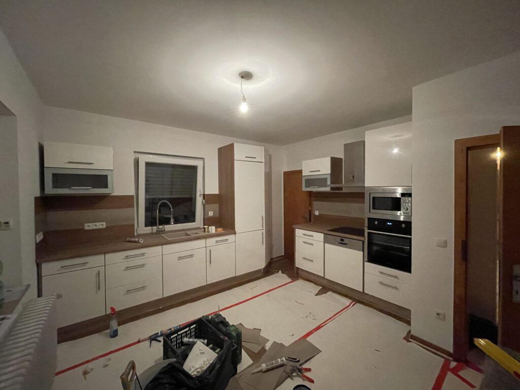 Fassadenanstrich Mehrfamilienhaus Offenbach — Andymen Maler mit Stern