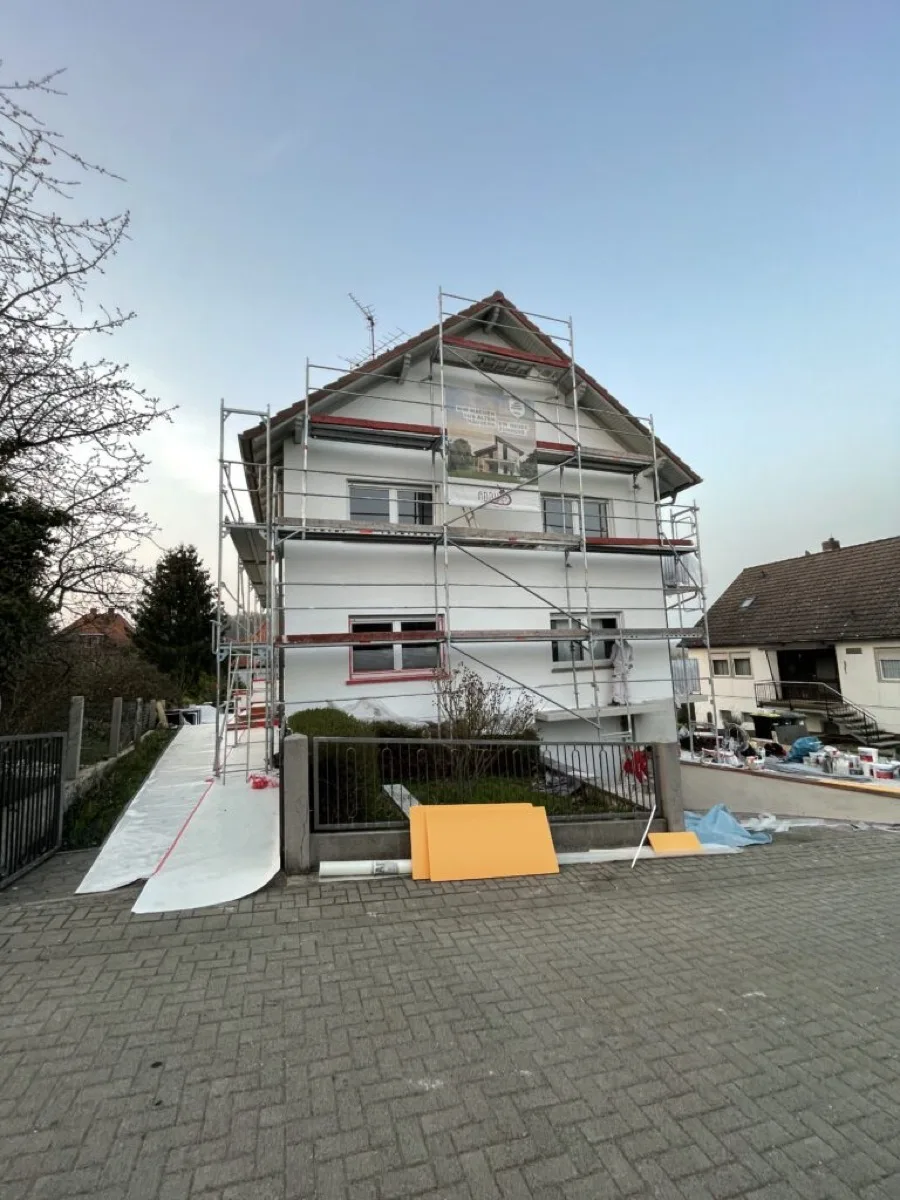 Fassadensanierung Mehrfamilienhaus Wetterau — Andymen