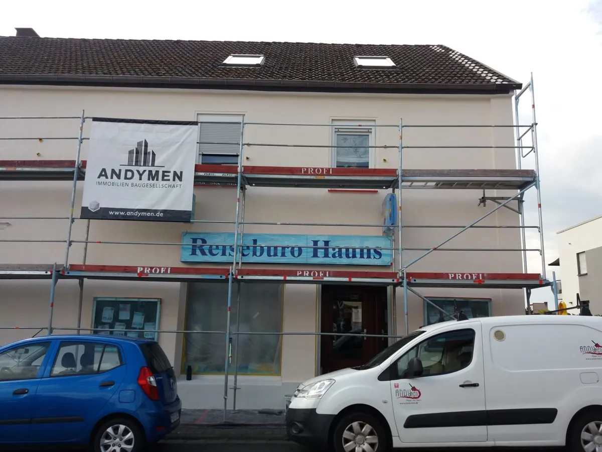 Fassade nach Anstrich — sauberes Ergebnis Maler mit Stern