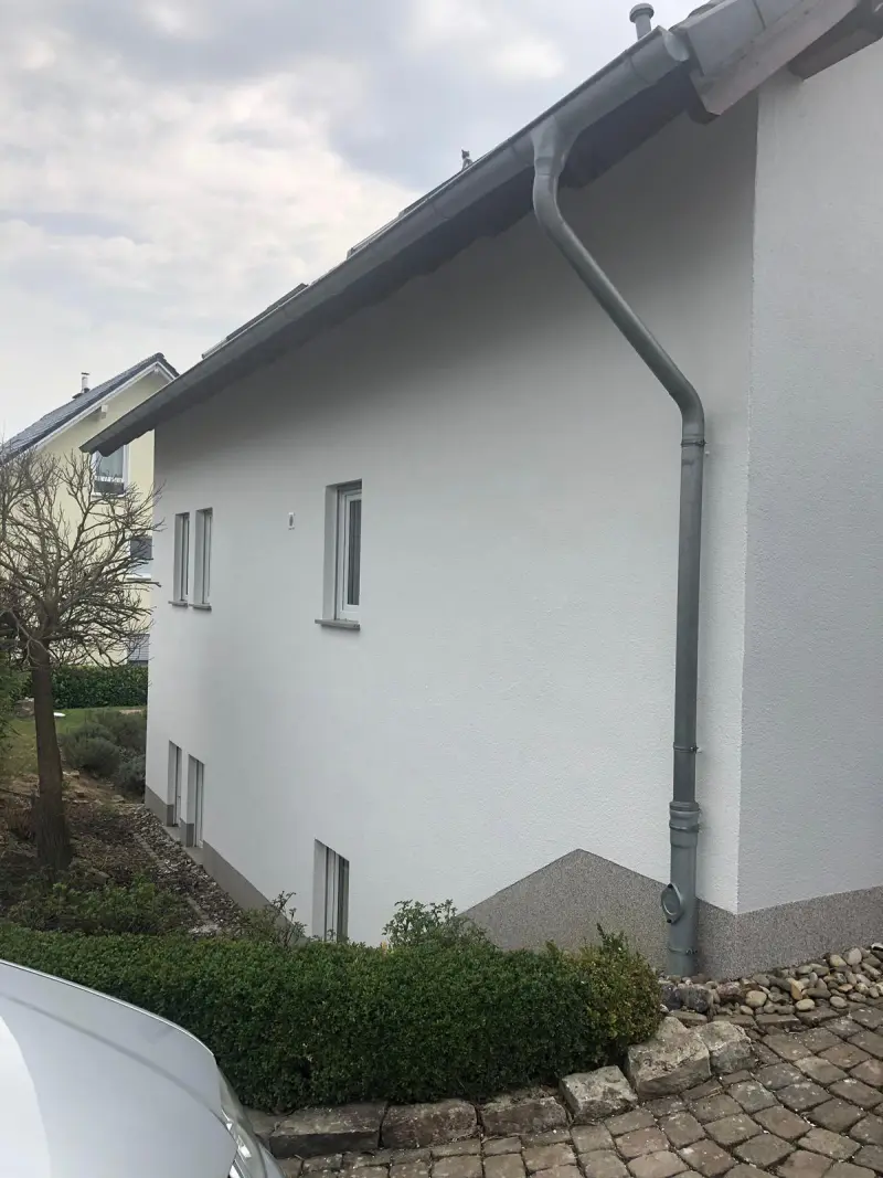 Fassade Einfamilienhaus Frankfurt — Andymen Maler mit Stern