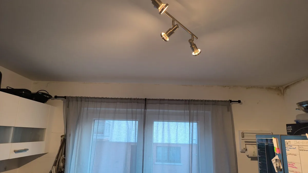 Schimmelbefall Badezimmer – vor der Sanierung