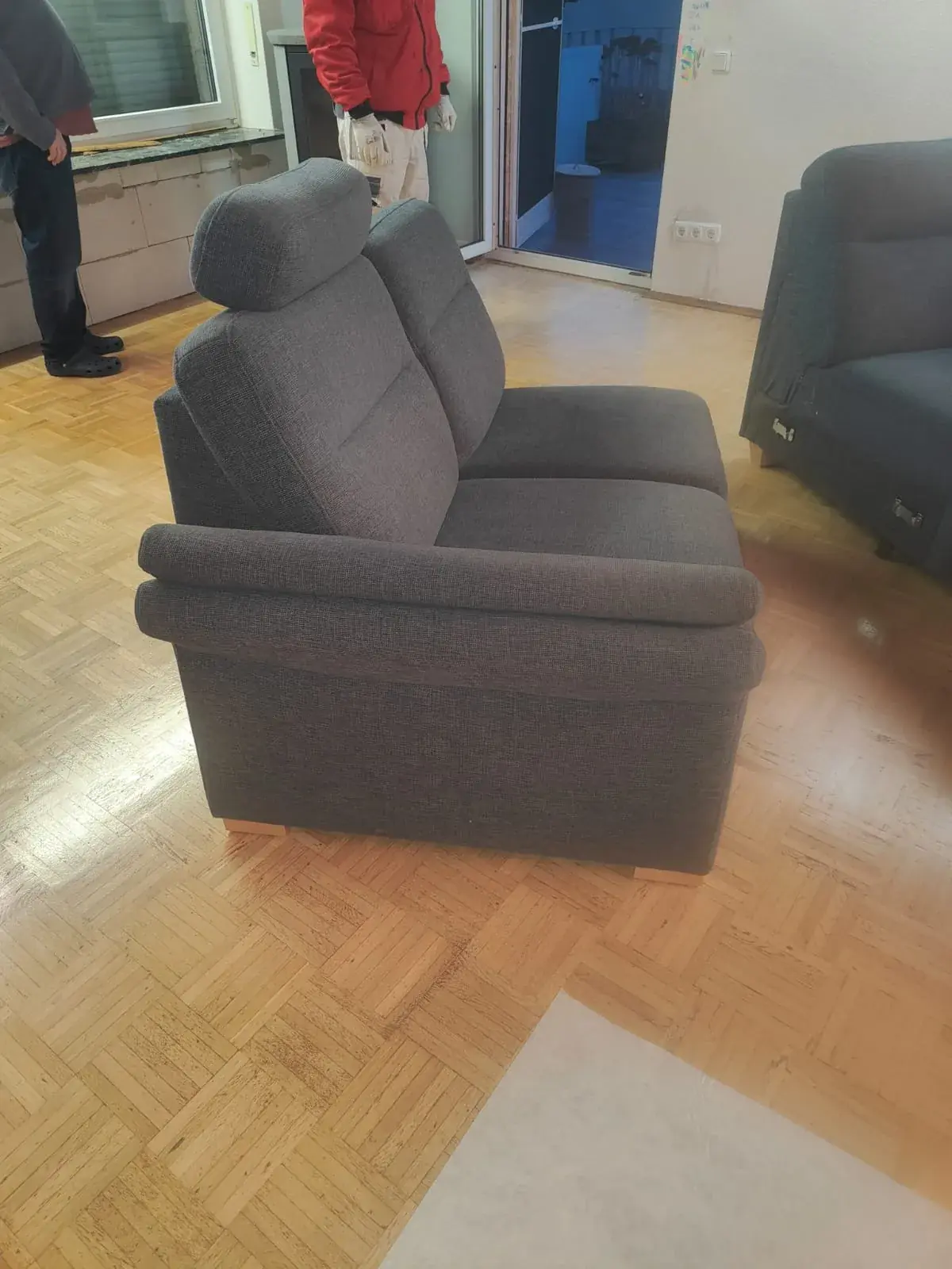 Möbel auf Balkon sicher abgestellt und verpackt