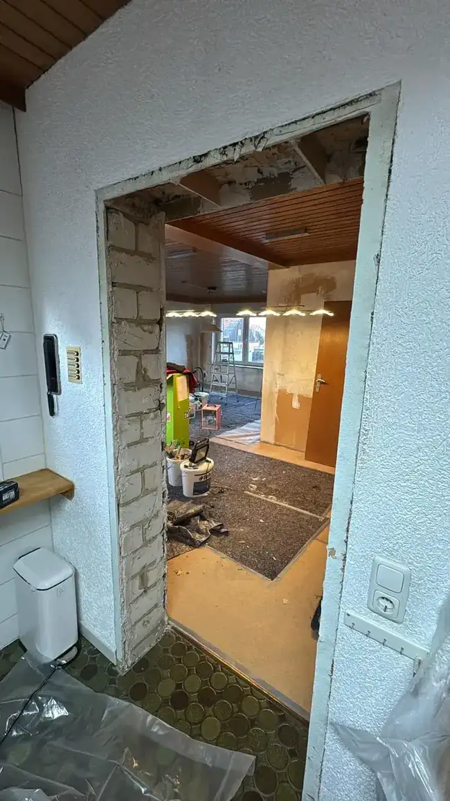 Treppe abgedeckt während der Renovierung – sauberer Schutz