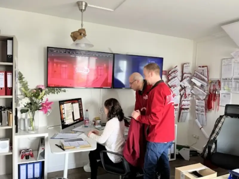 Andymen Fuehrungsteam in Anzuegen
